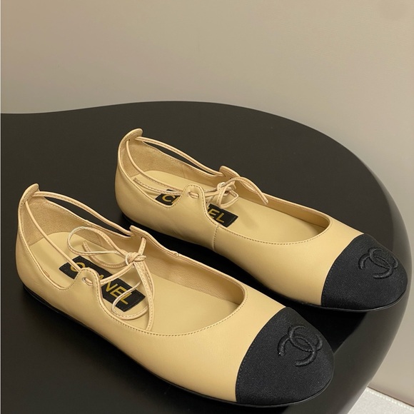 Chanel Women’s Shoes Size 39 - Picture 1 of 7